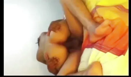 एक सेक्सी फिल्म इन हिंदी युवा कुतिया रात में अपने पिता से एक मोटी डिक बेकार करती है