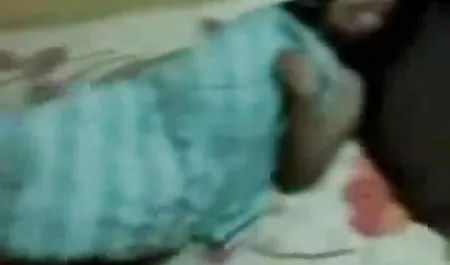 नताशा नीस एक बड़ा सफेद हिंदी फिल्म वीडियो में सेक्सी डिक बेकार है