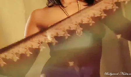 ब्यूटी एंजेलिना सेक्सी मूवी वीडियो हिंदी एक अविस्मरणीय blowjob बनाती है
