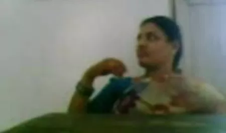 इस गोरा सेक्सी भोजपुरी फिल्म वीडियो का पहला गुदा