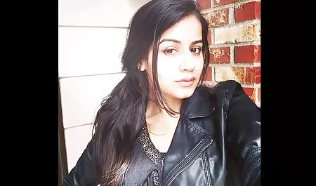 सारा लवव क्रस्टेशियन खड़ा है और उसके सेक्सी गंदी पिक्चर मुंडा छेद दिखाते हैं
