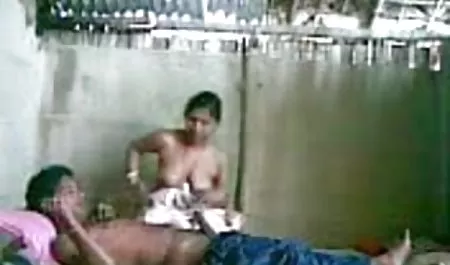 गोरा याना उसके भव्य सेक्सी सेक्सी हिंदी मूवी शरीर को दर्शाता है