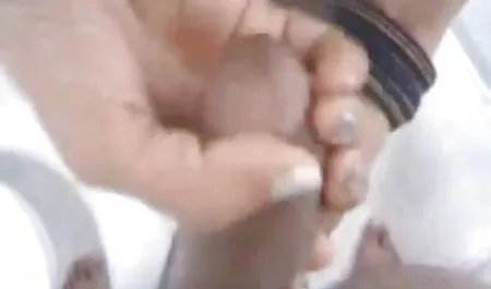 तीन लड़कों ने एक लड़की की कंपनी में नग्न धूप सेंकने का फैसला किया, उन्होंने एकांत वीडियो सेक्सी फिल्म हिंदी में जगह का चयन किया और उसे दबा दिया, और एक मिनट के बाद उन्होंने पहले ही उसे तीनों को चोद दिया
