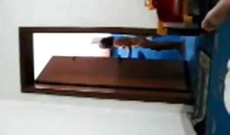 एक 18 वर्षीय सेक्सी हॉट वीडियो फिल्म छात्र को मुंह दिया