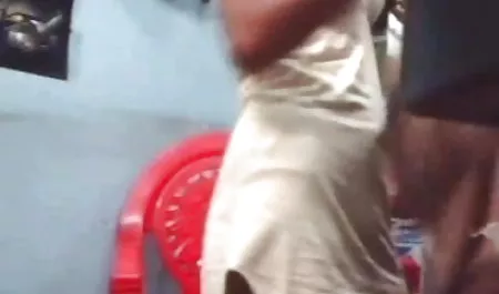 गर्म समलैंगिक चार स्तन सेक्सी भोजपुरी फिल्म वीडियो दिखाता है