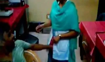 जाँघिया में गोरा सेक्सी फिल्म चाहिए हिंदी रसोई घर में हस्तमैथुन करता है